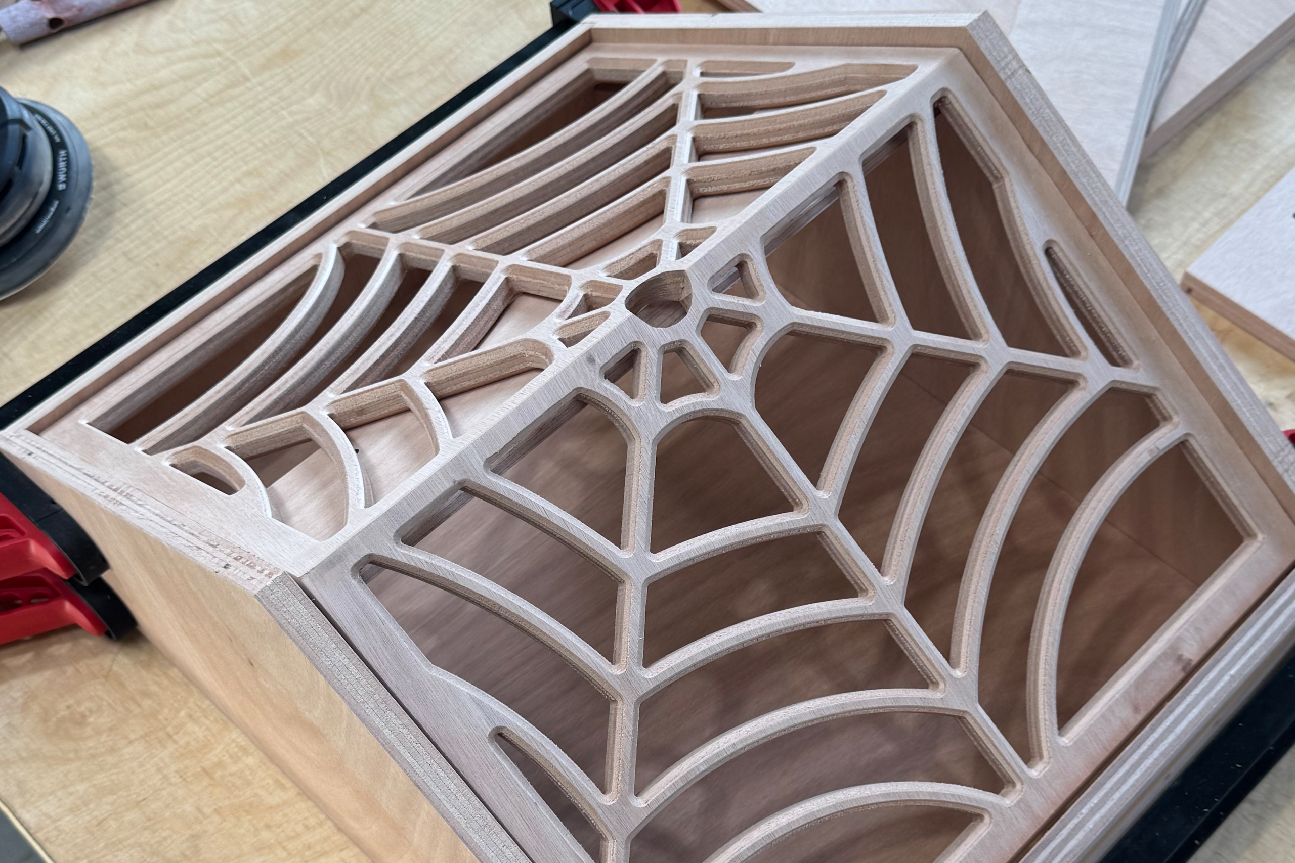 Blume's Klangschmiede | Materialien & Komponenten